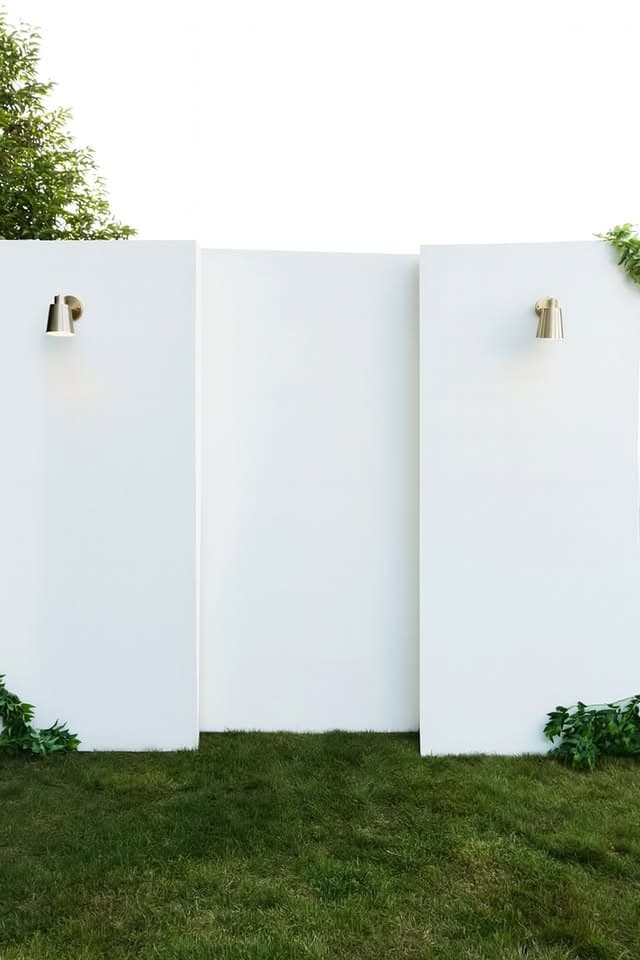 Luxury Three Panel Backdrop with Working Lamps thumbnail 3