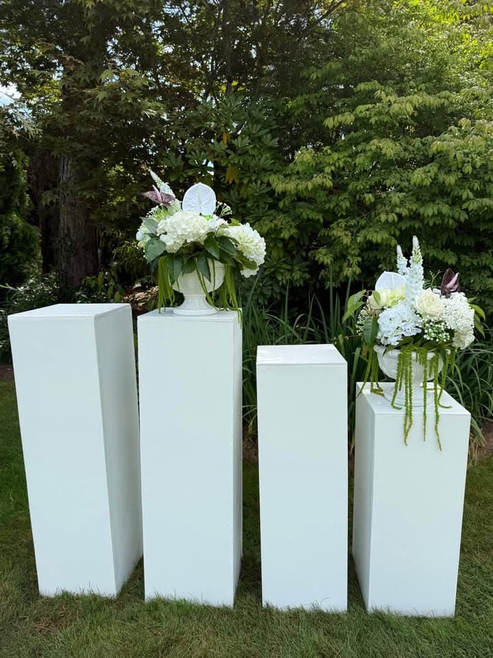 Elegant White Wooden Display Plinth – 30" thumbnail 3
