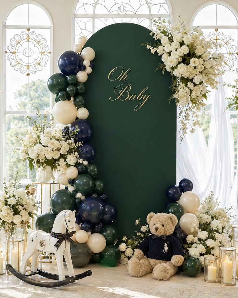 Green Arched Backdrop Cover — photo 1